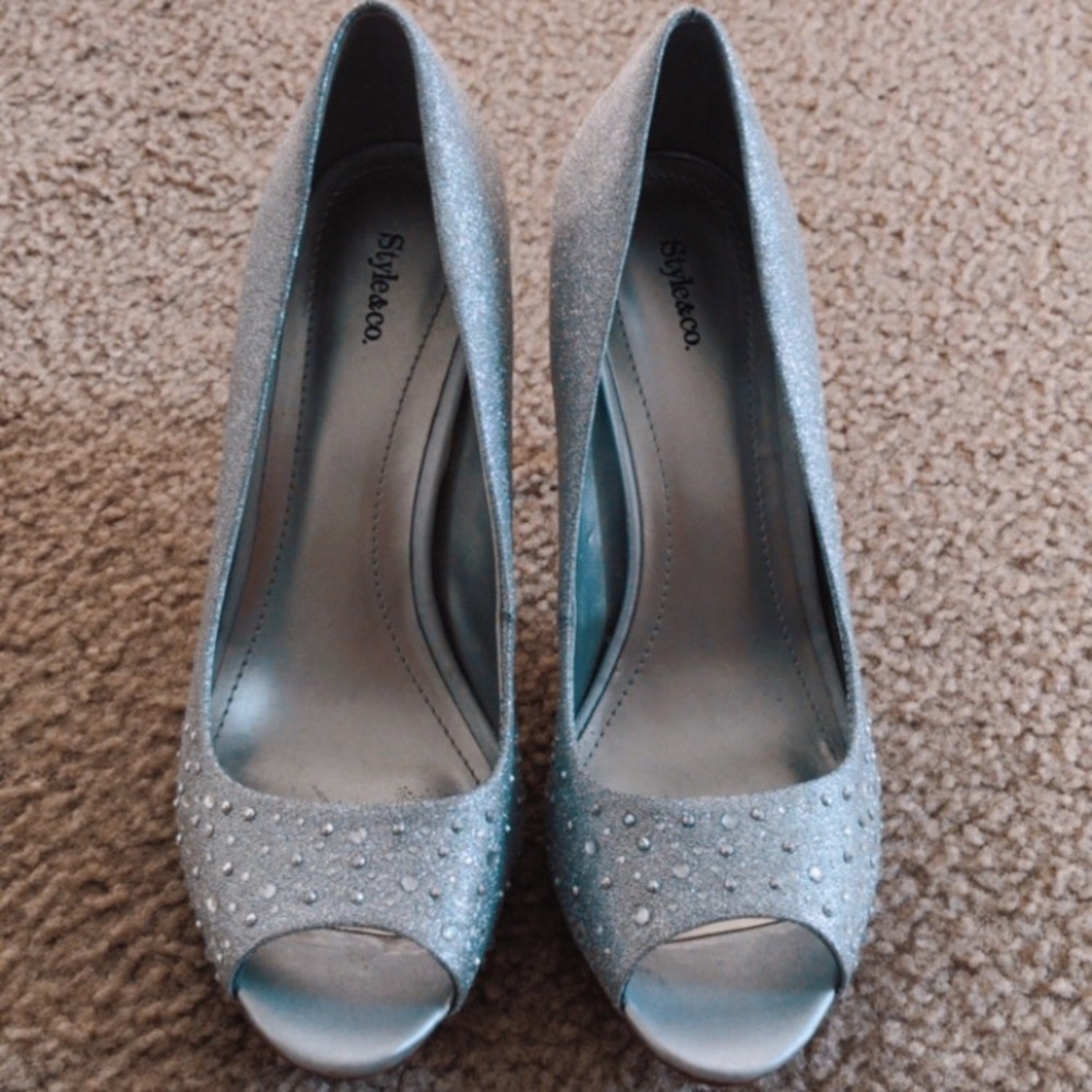 Silver opened toed heels